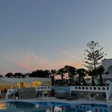 Agapi 3* Karterados (Santorini)