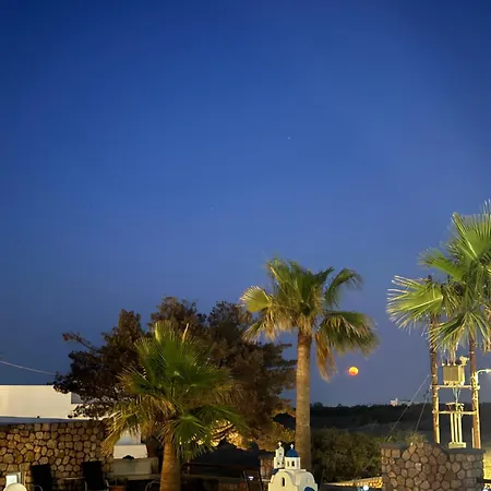 Agapi 3* Karterados (Santorini)