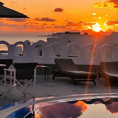 Agapi 3* Karterados (Santorini)