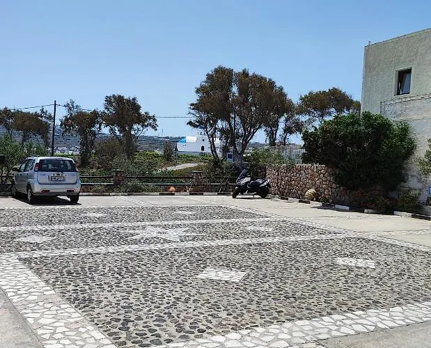 Agapi 3* Karterados (Santorini)