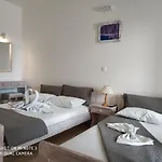 Agapi 3* Karterados (Santorini)