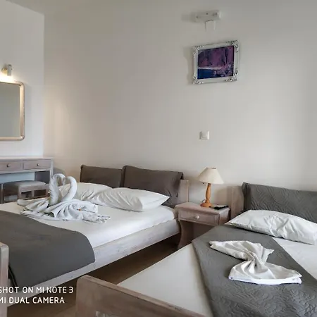 Agapi 3* Karterados (Santorini)