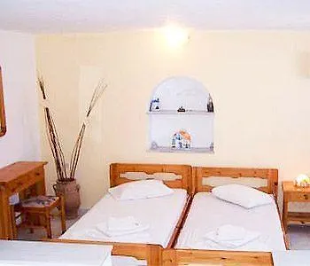 Agapi 3* Karterados (Santorini)